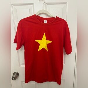 Women Vietnam red tshirt size M